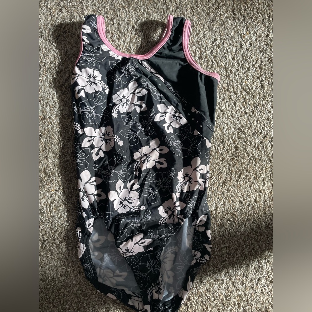 gymnastics leo